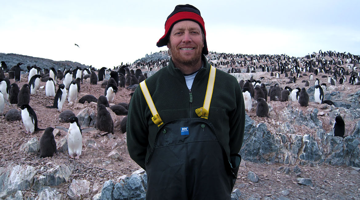 Join Rutgers oceanographer Oscar Schofield as he chats with researchers aboard the Nathaniel B. Palmer as they study the marine ecosystems of the West Antarctic Peninsula
