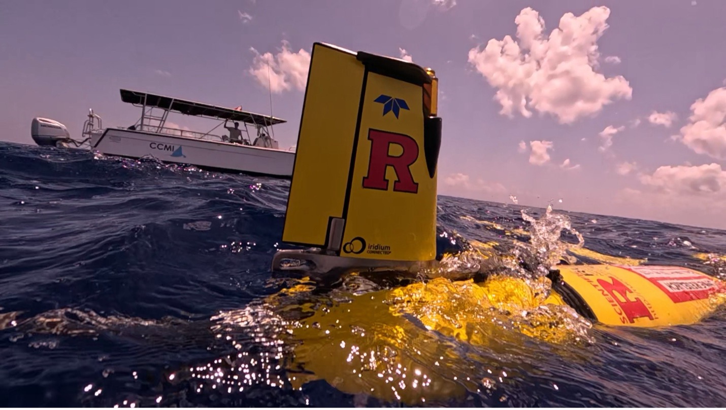 Read more about the article RUCOOL Deploys NSF-Funded Ocean Glider from Little Cayman in Partnership With CCMI