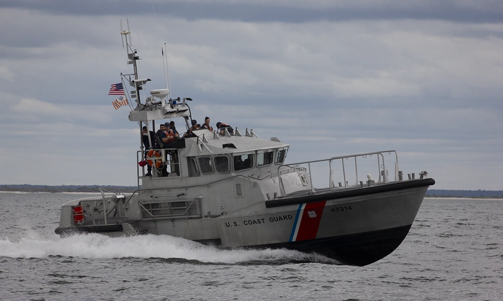 Read more about the article Rutgers Research Vessel Supports U.S. Coast Guard Response Training